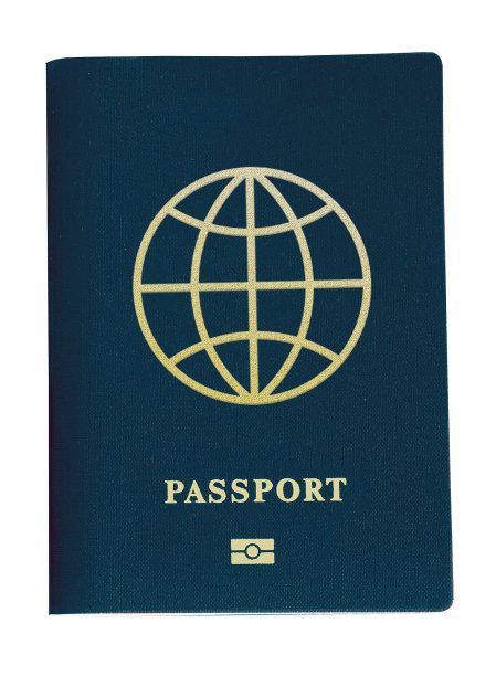 蓝色的国际护照在白色的背景和剪切路径。flatlay图片下载