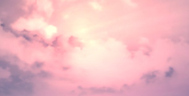 当代抽象梯度天空背景。生动的彩色逼真的矢量云图片下载