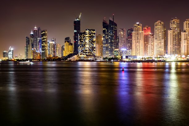 迪拜夜景，迪拜，阿拉伯联合酋长国图片下载