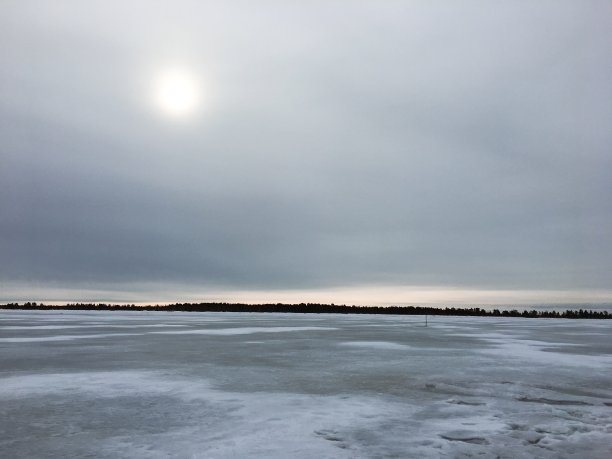 冬季钓鱼图片下载