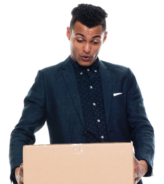 正面图片/一人/一人/腰部以上/ 20-29岁的成年人英俊的人黑头发/短发非洲裔/非裔人种男性/年轻人商人/商人穿着西装站着图片下载