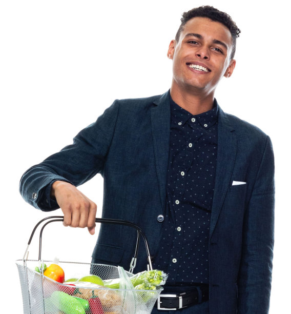 正面图片/一人/一人/齐腰/成年英俊人士的肖像黑发/短发非洲裔/非裔人种男性/年轻人商人/商人穿着西装站着/零售图片下载