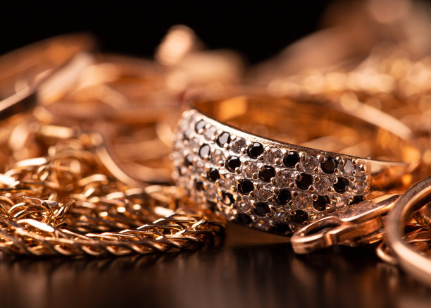 黄金首饰。金器的特写。图片下载