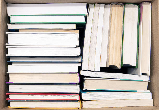 纸板箱与书俯视图图片下载