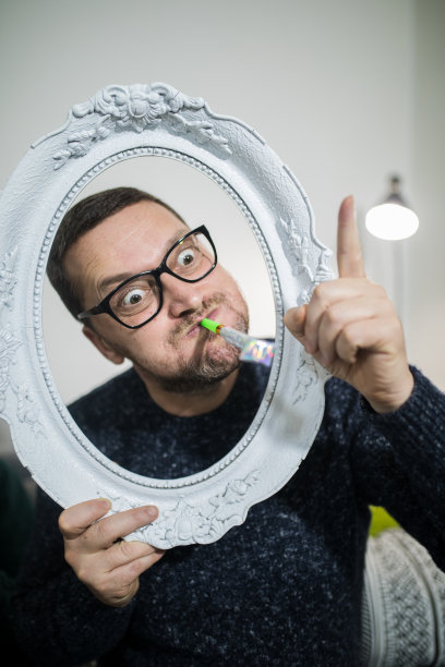 疯狂的男人素材图片