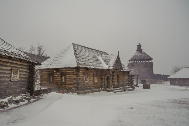 飘落在这个古老的乌克兰城市图片下载