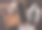 酒瓶上的红酒与空玻璃杯与黑色葡萄与软木塞和软木塞螺丝内的老式木箱在深色木制背景亚麻毛巾。俯视图图片下载