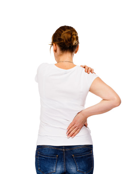 女人按摩背部疼痛在白色的背景图片下载