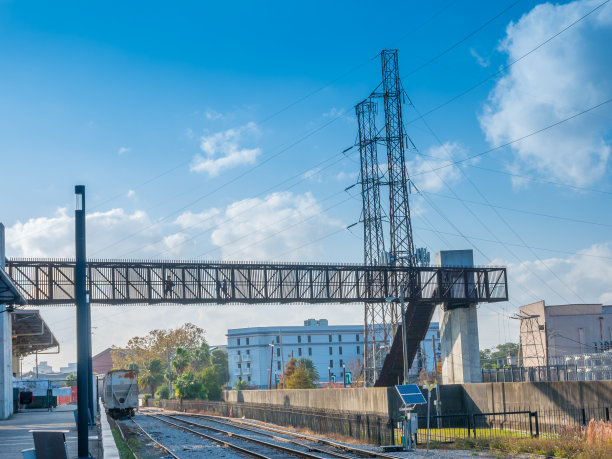 生锈的人行道在新月公园，新奥尔良，美国。图片下载