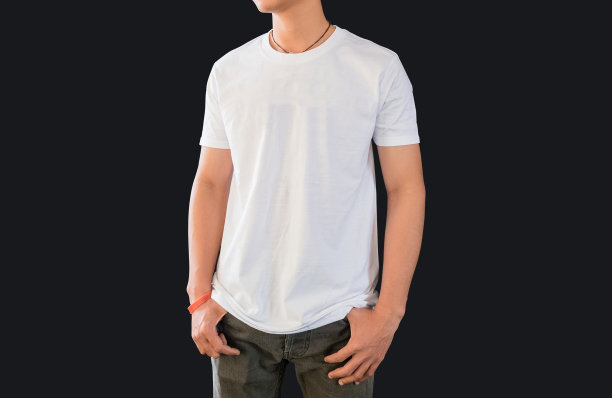 衬衫设计和人的概念-近距离的年轻人在空白的白色t恤前面和后面孤立。模拟模板的设计打印图片下载