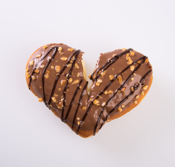 甜甜圈孤立在白色背景图片下载