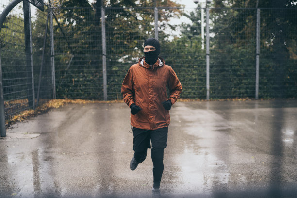 在恶劣天气条件下训练图片下载