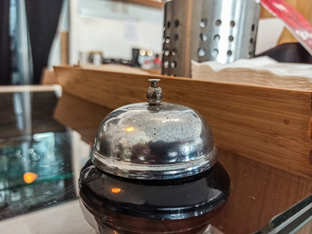 桌子上钟图片下载