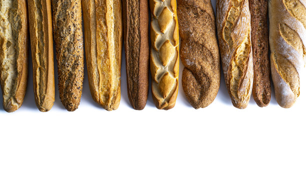 法棍面包排成一排，种类繁多图片下载