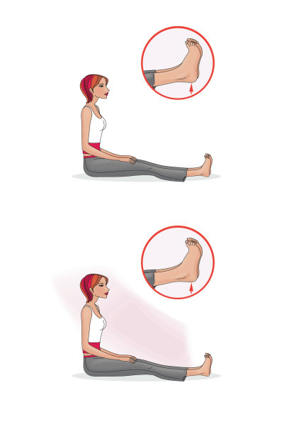 日本式的练习。女孩在训练。伸展肌肉和平衡。孤立在白色和灰色背景。图片下载