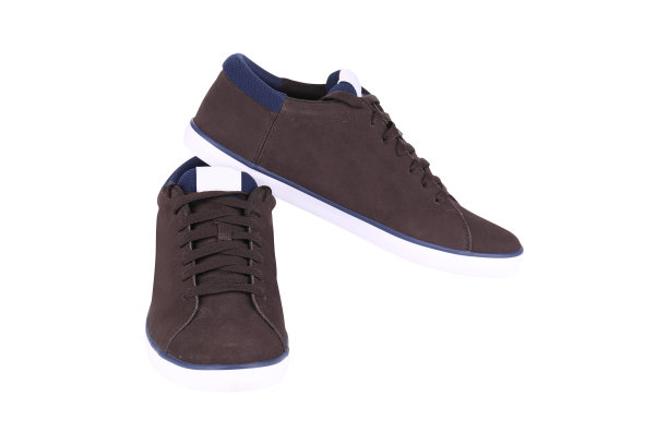 休闲运动鞋孤立的白色背景图片下载