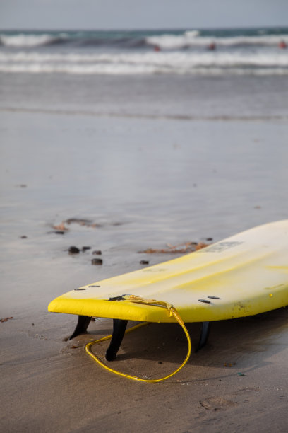 边缘在沙地上图片下载