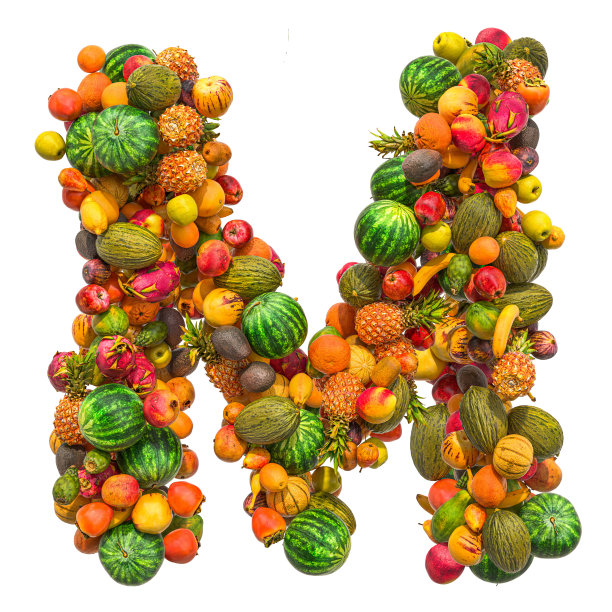 字母M，水果字体。3D渲染孤立的白色背景图片下载