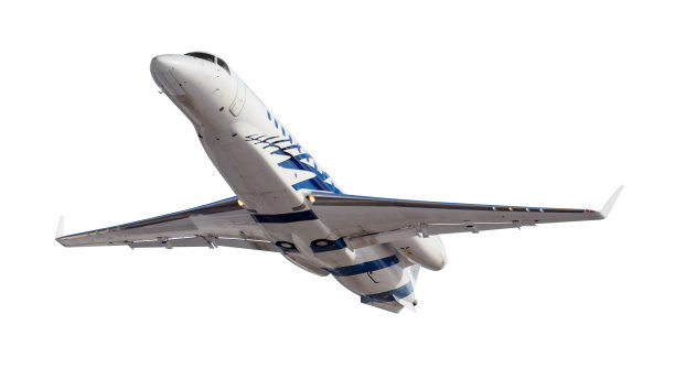 在白色背景下独自驾驶现代公务机。前视图图片下载