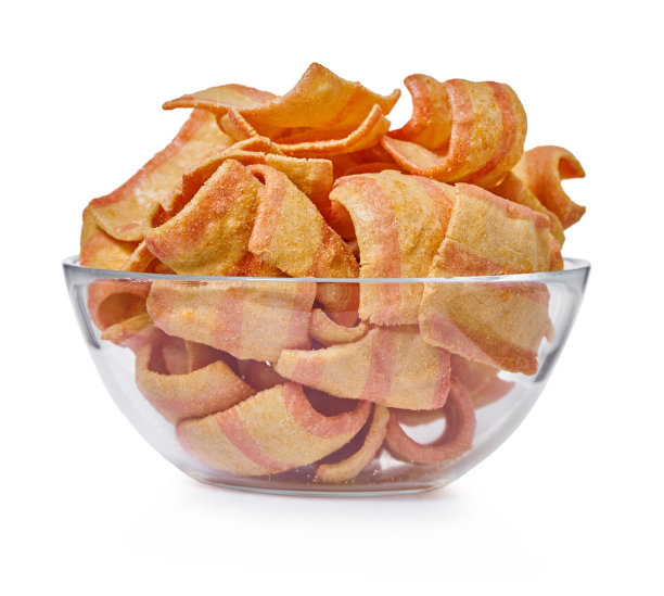 土豆片放在玻璃碗里图片下载