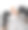 一个漂亮的年轻女子与拳击手套从下向上的观点图片下载