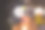 女人手持狂欢节面具特写图片下载