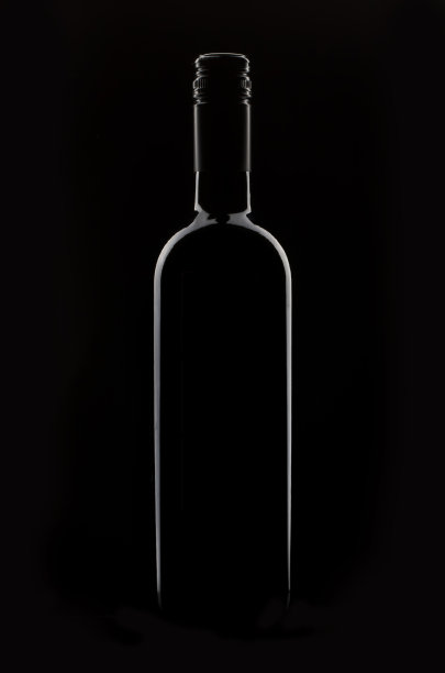红色酒瓶轮廓孤立在黑色背景图片下载