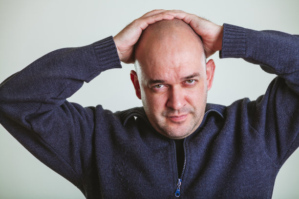 手放在头上图片下载