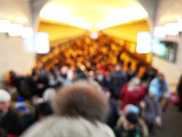 地铁里的人群图片下载