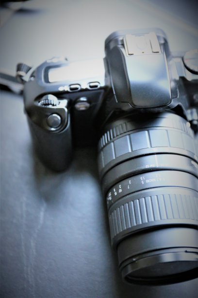 镜头孤立在白色背景上图片下载