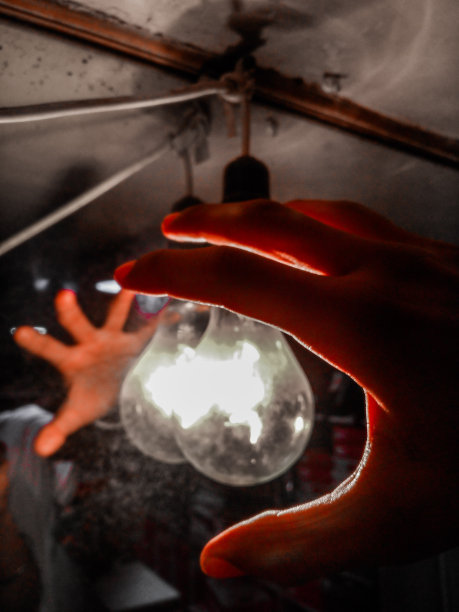 魔术师的手图片下载