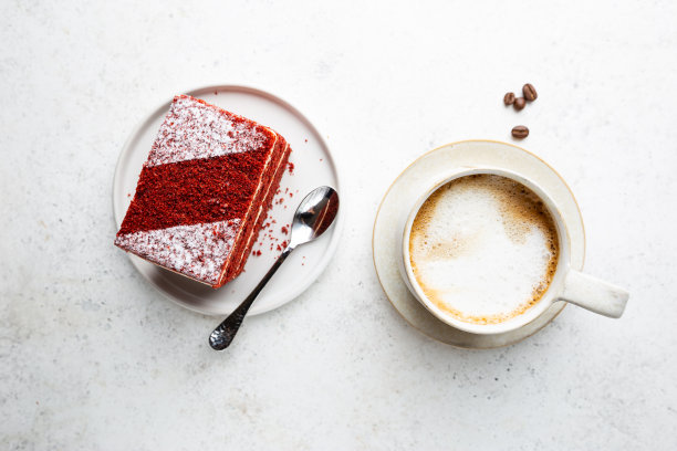 一片红丝绒蛋糕图片下载