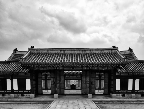 韩国传统宫殿昌德宫，黑白照片图片下载