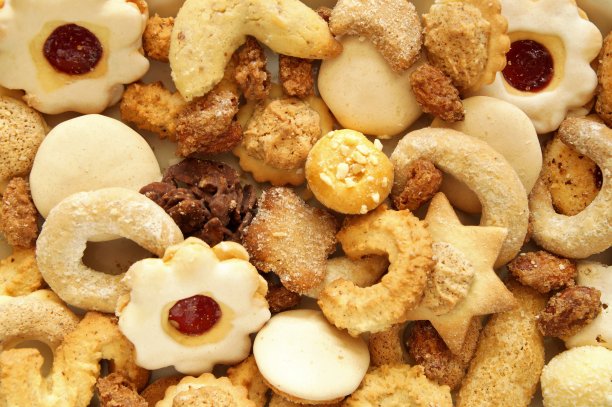 混合圣诞饼干。圣诞节日自制装饰糖果和饼干背景图片下载