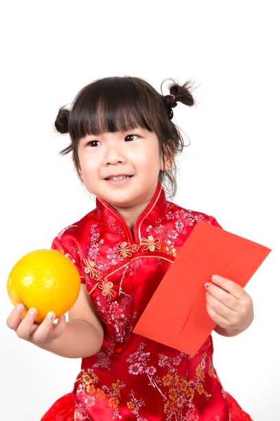 穿着红色中式服装的亚洲小女孩图片下载