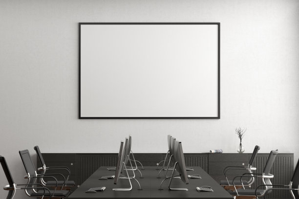 空白水平海报模拟在白色砖墙在办公室内部图片下载