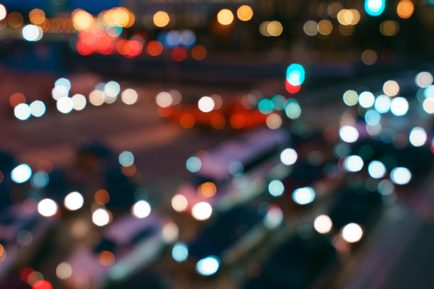 大城市道路上的交通图片下载