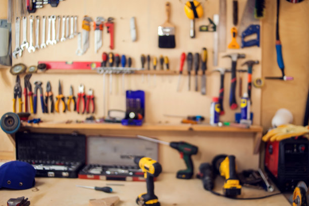 很多不同的工具用于维修和制造服务。照片模糊图片下载