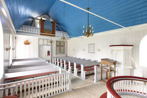 传统的法罗教堂和原始的法罗国旗。Famjin,法罗图片下载