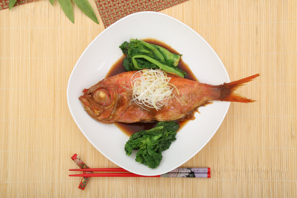 酱油炖金眼鲷鱼图片下载