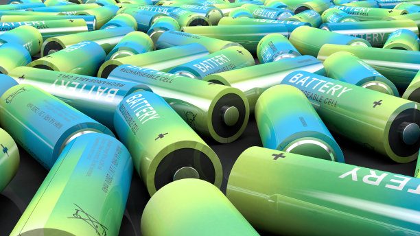 许多人使用彩色电池。特写镜头。图片下载