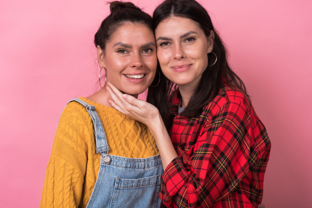 美丽双胞胎的肖像图片下载