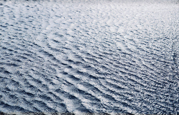 水波表面背景。水背景纹理。抽象水波选择焦点。元素的设计。用于平面设计横幅和艺术品图片下载