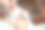 裁剪照片的亚洲女孩看相机后美容程序图片下载