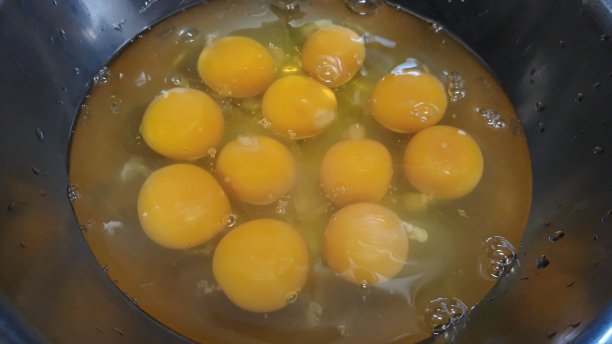 用鸡蛋做煎蛋卷的照片图片下载