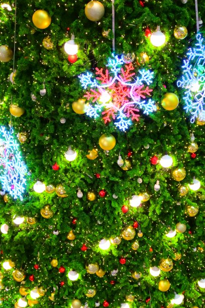 美丽的雪花led和轻球装饰圣诞树装饰品图片下载