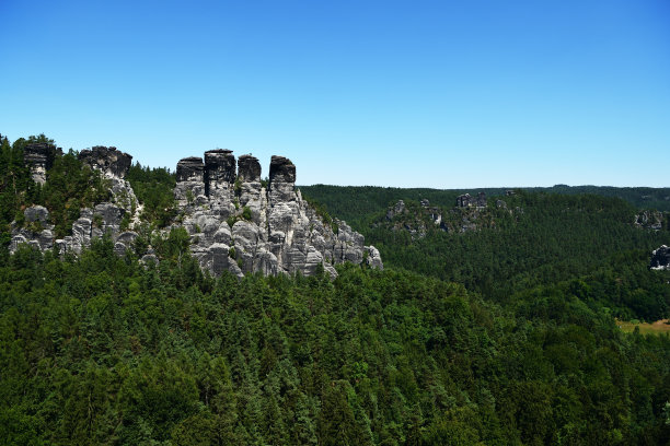 巴斯泰岩层(撒克逊瑞士)夏天。德国、欧洲图片下载