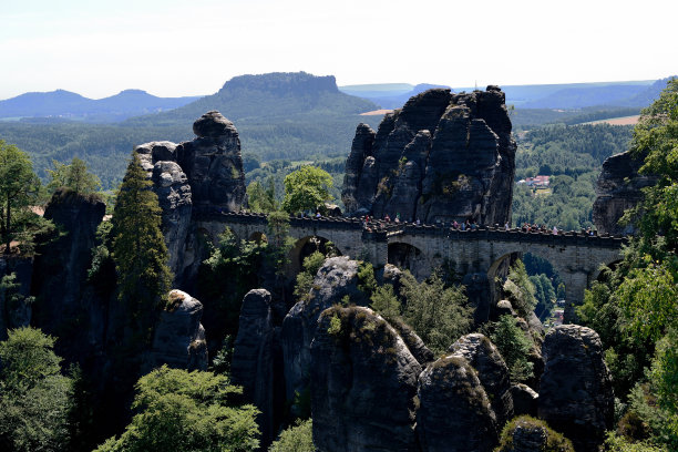 巴斯泰岩层(撒克逊瑞士)夏天。德国、欧洲图片下载