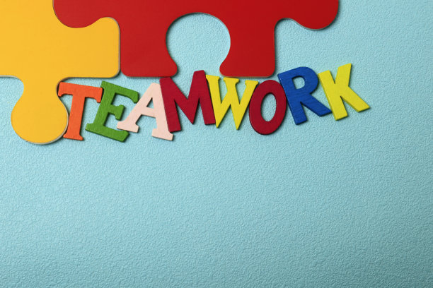 团队文字在蓝色背景图片下载