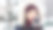 美丽的年轻女孩喜欢在冬天的公园里散步时用保温瓶喝咖啡。图片下载